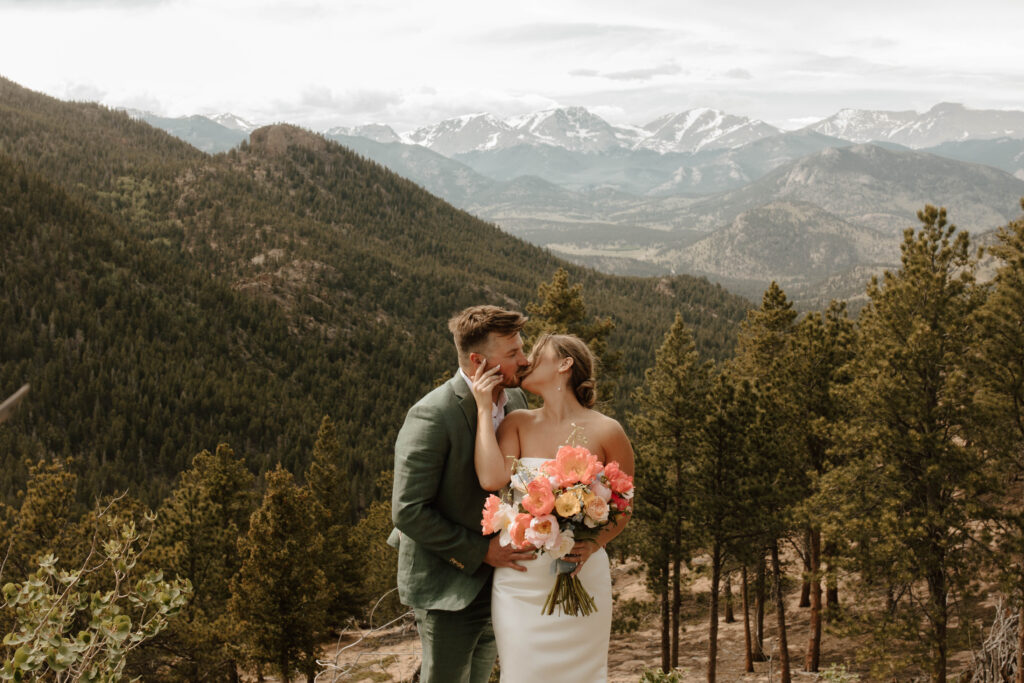 elopement portraits at lily lake