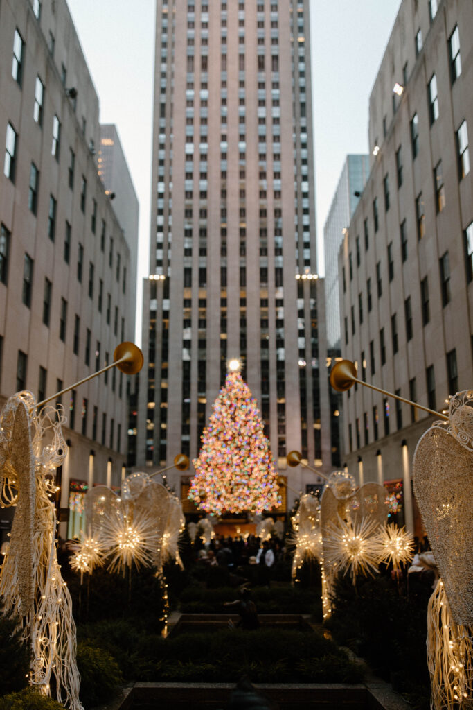 rockefeller center tree bokeh lights