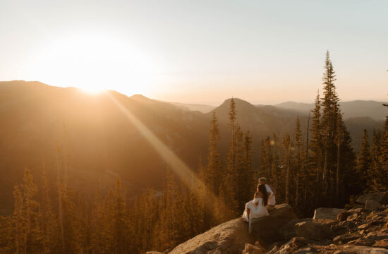 colorado engagement aesthetic during sunrise in rmnp