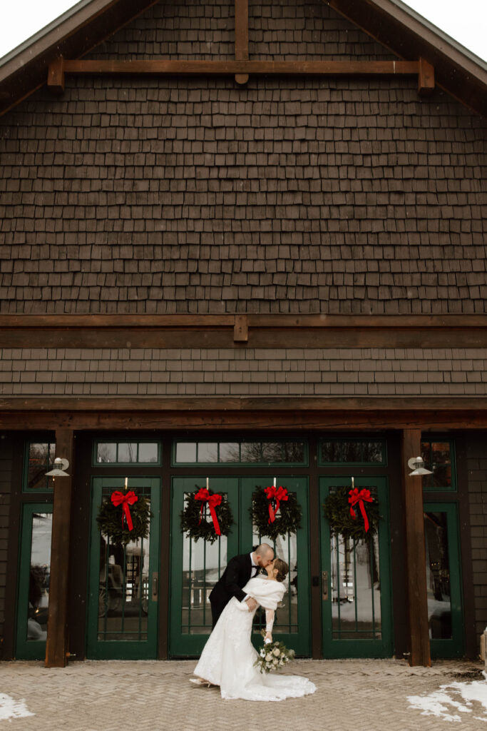 Skaneateles New York wedding photos at the lodge 